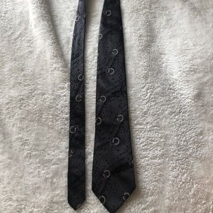 Black tie